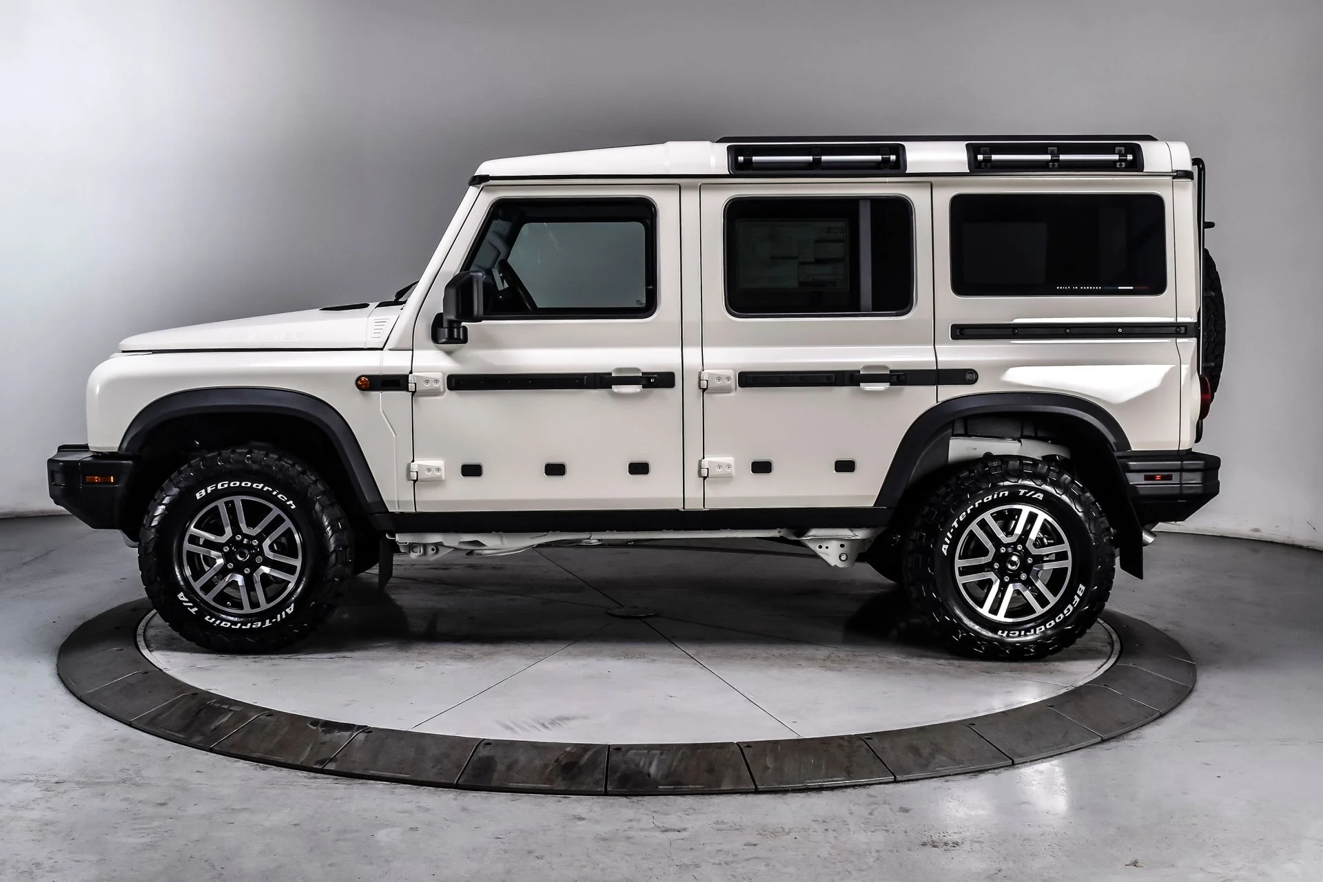 New 2026  INEOS Fieldmaster Edition image 3