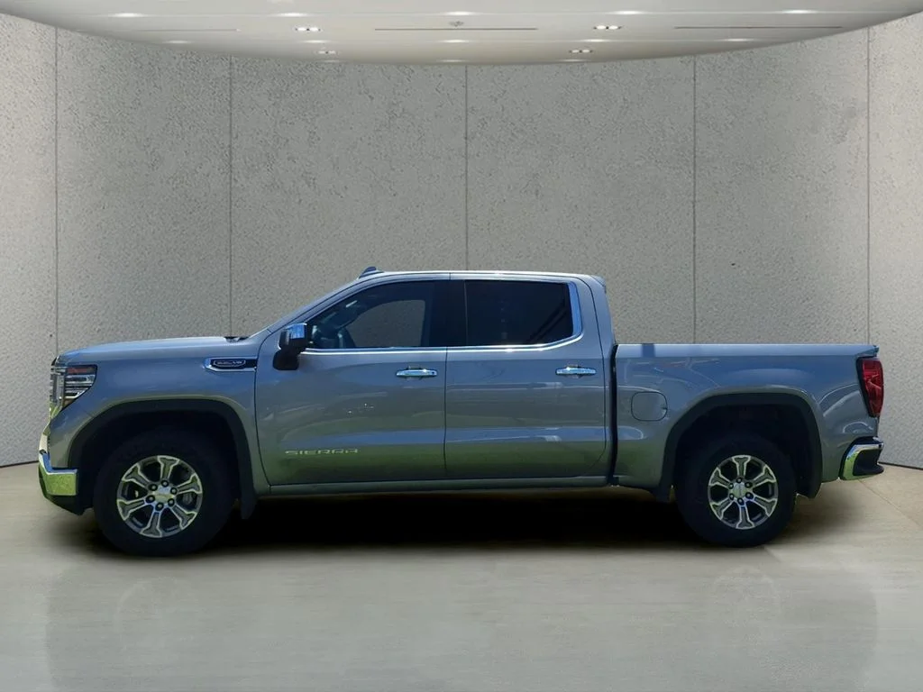 Used 2024 Silver GMC SLT image 8