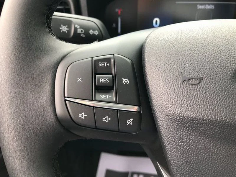 2025 Ford Maverick XLT - Photo 9