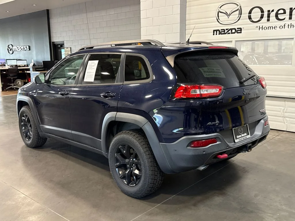 Used 2015 Blue Jeep Trailhawk image 21
