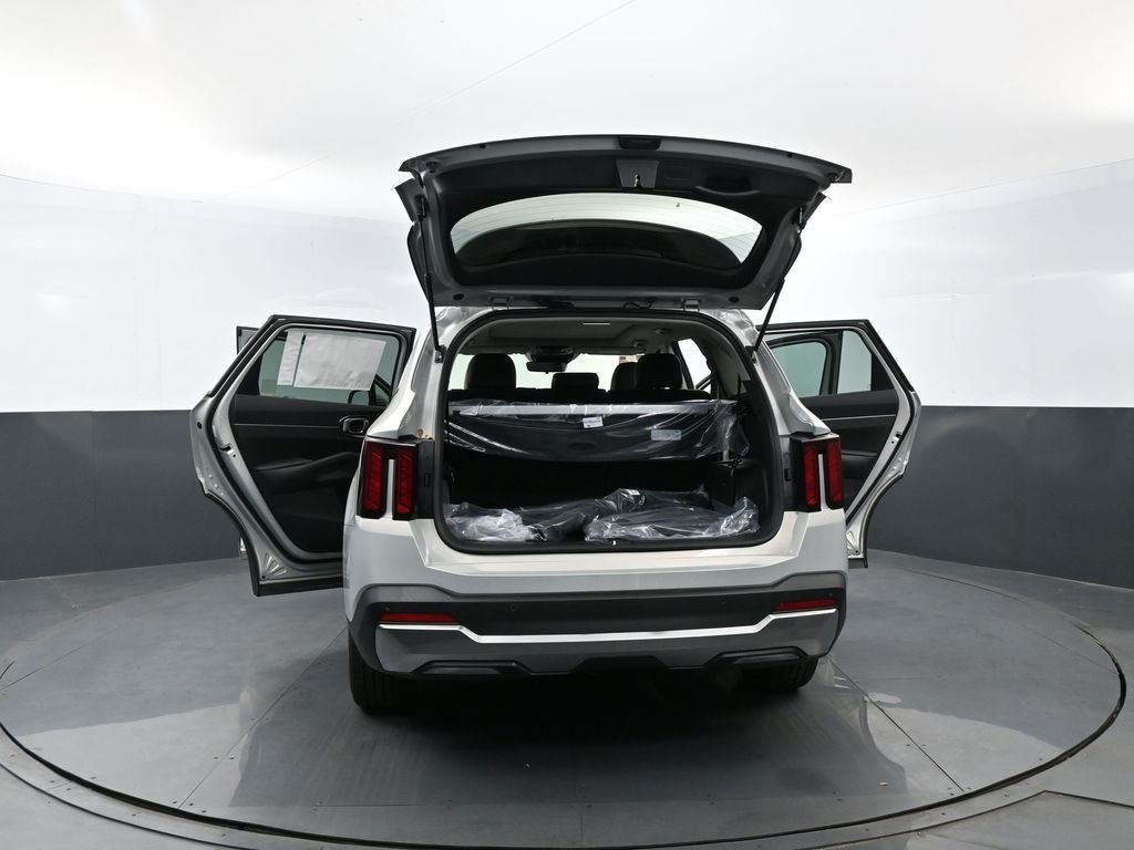 New 2026 Ivory Silver Kia S image 27