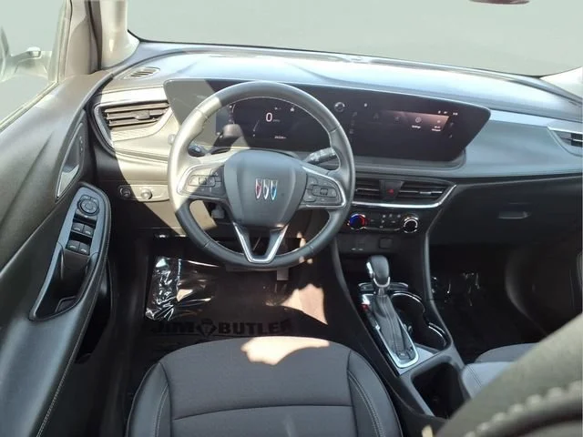 Used 2025 Summit White Buick Preferred image 4