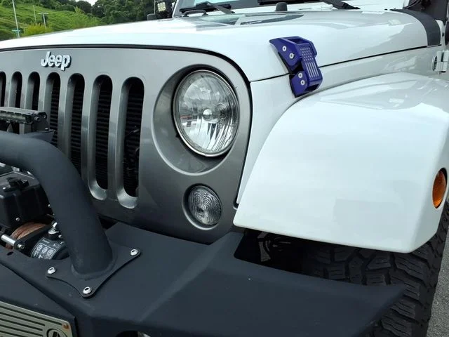 Used 2015 White Jeep Unlimited Sport image 3
