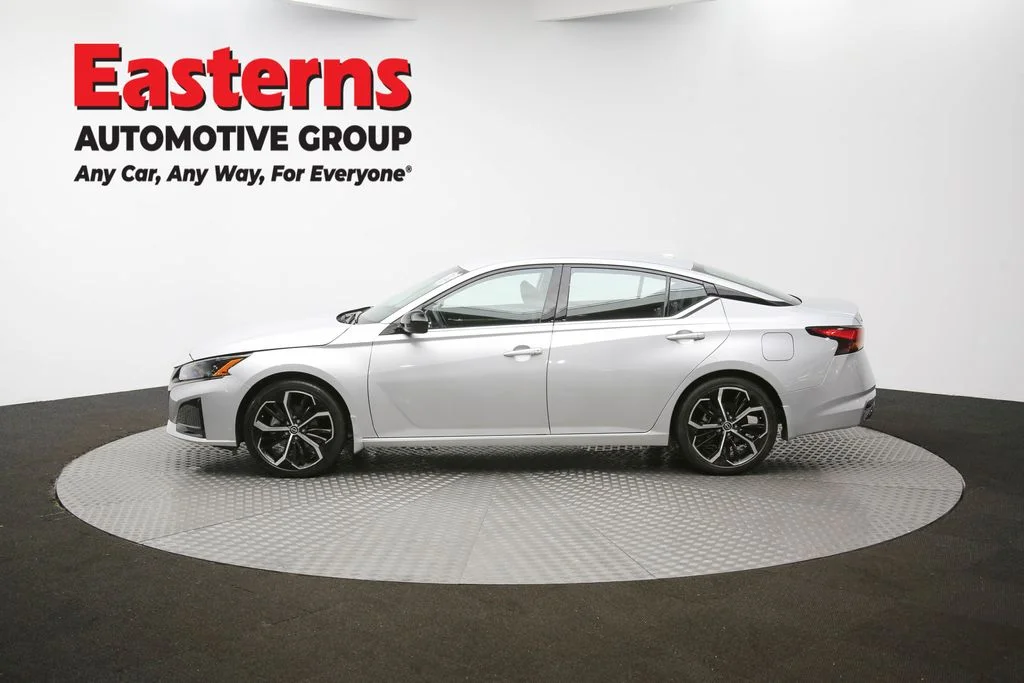 Used 2023 Silver Nissan 2.5 SR image 56