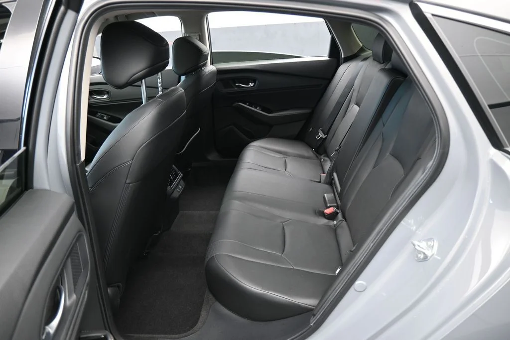 Used 2024 Solar Silver Metallic Honda Touring image 29