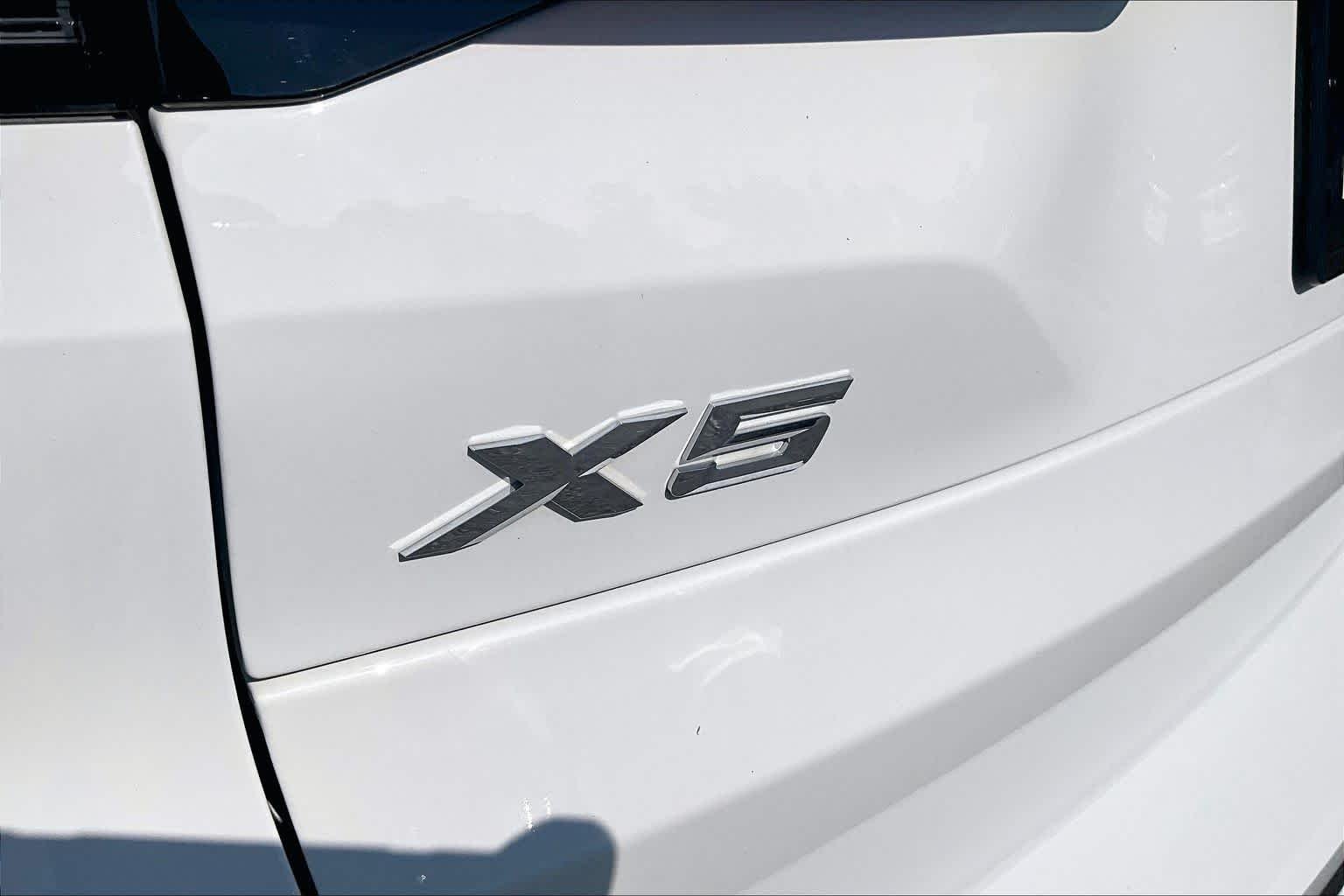 Certified Used 2024 Alpine White BMW xDrive40i image 33