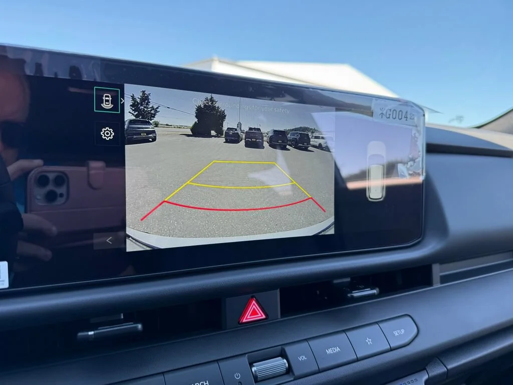 New 2027 Pale Gray Kia X-Line S image 27