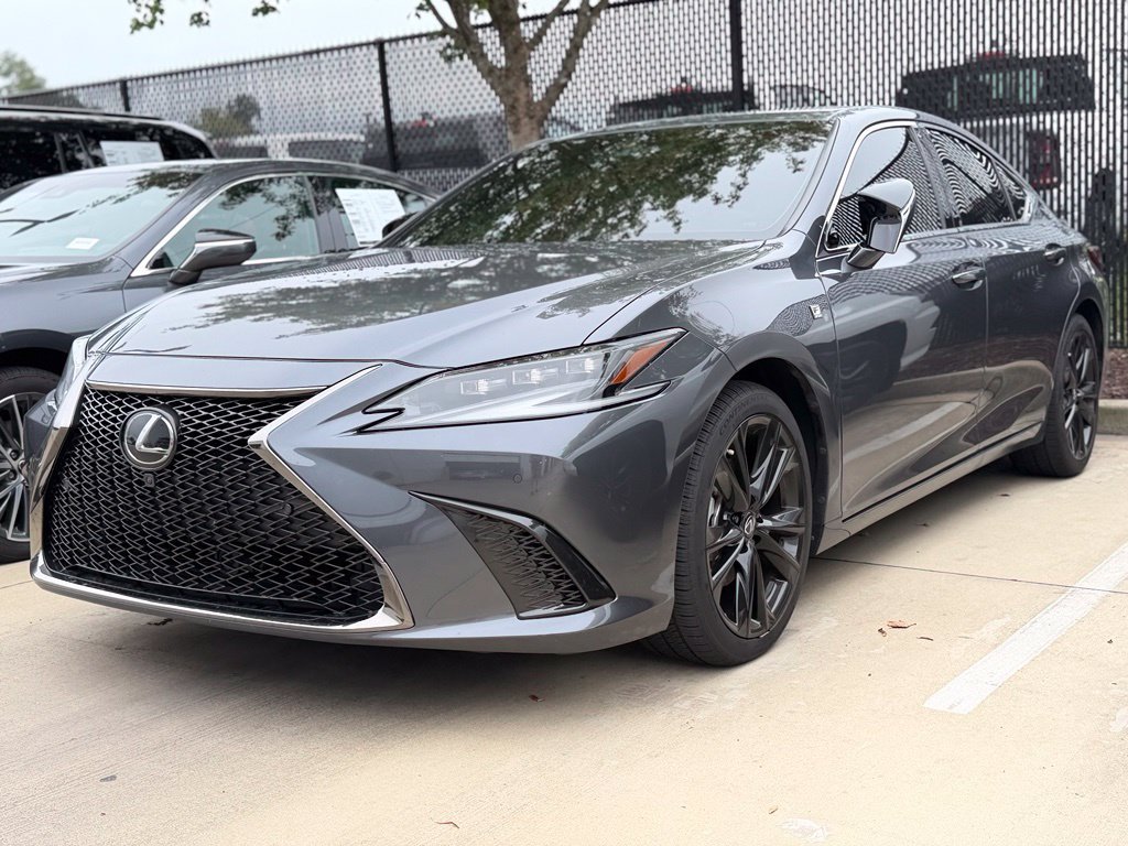 Used 2024 Gray Lexus 300h F SPORT Handling image 4
