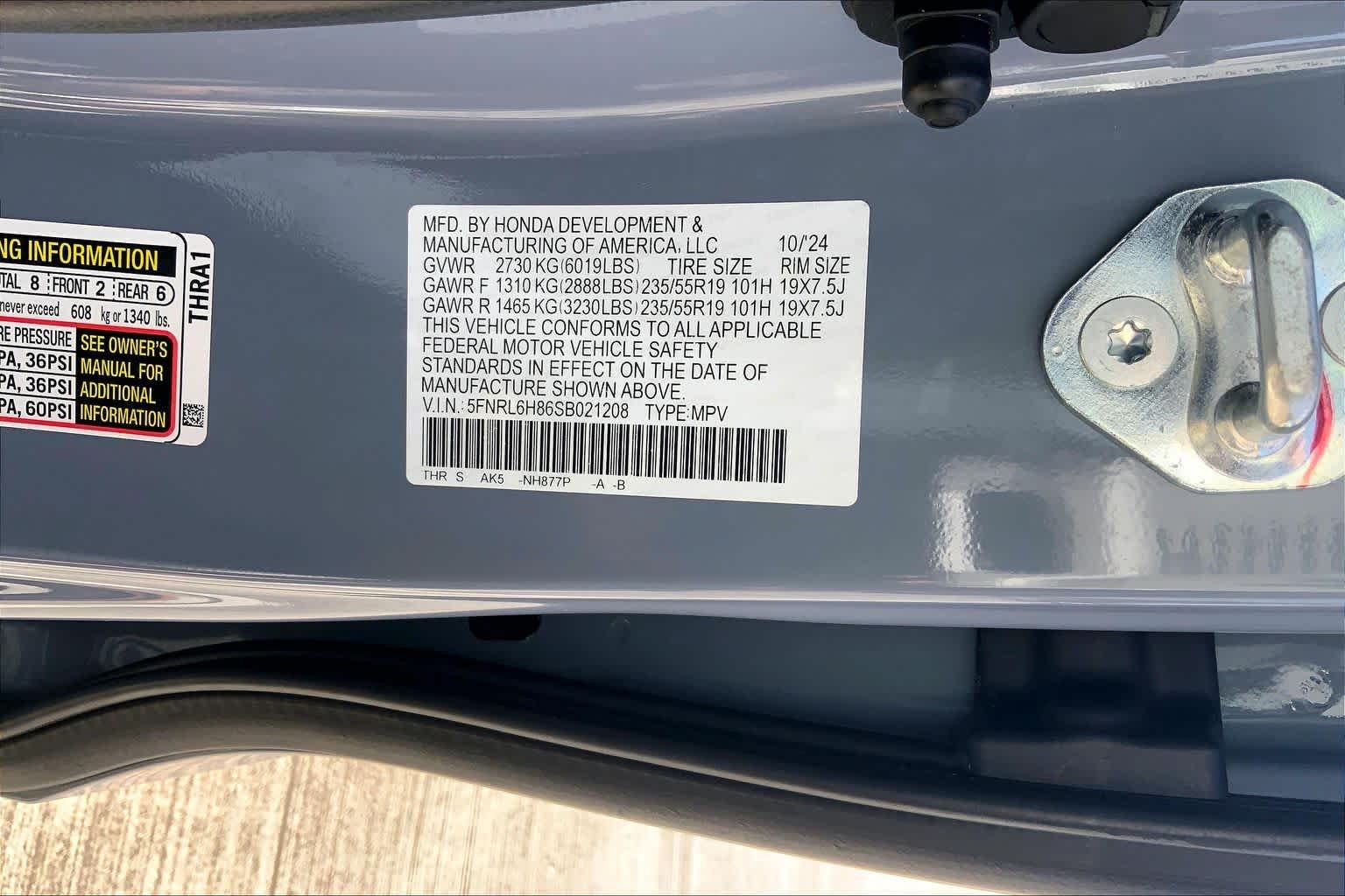 Used 2025 Sonic Gray Pearl Honda Touring image 31