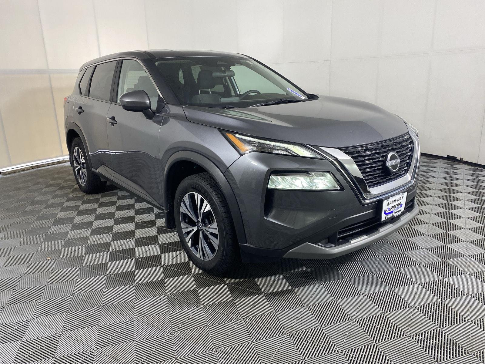 Used 2023 Gun Metallic Nissan SV image 10