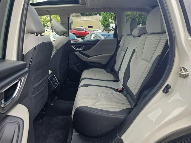Used 2021 White Subaru Premium image 17