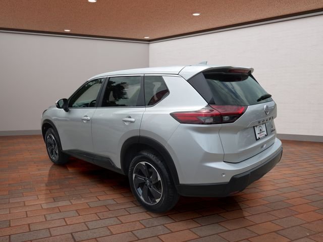 Used 2024 Brilliant Silver Metallic Nissan SV image 28