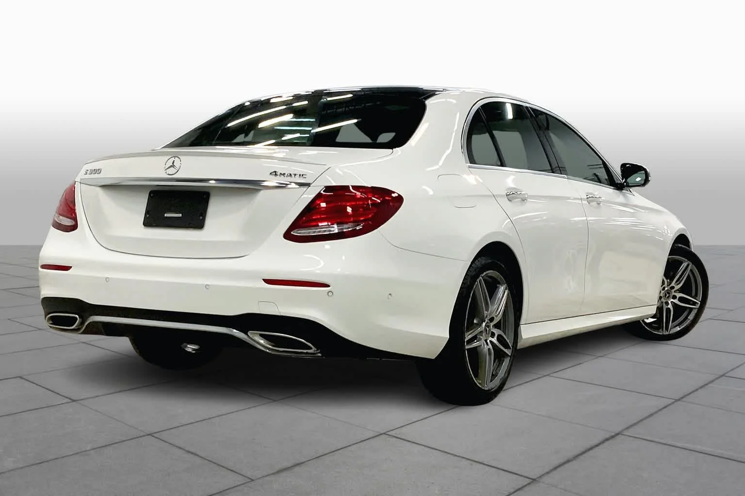 Used 2018 Polar White Mercedes-Benz E 300 image 12