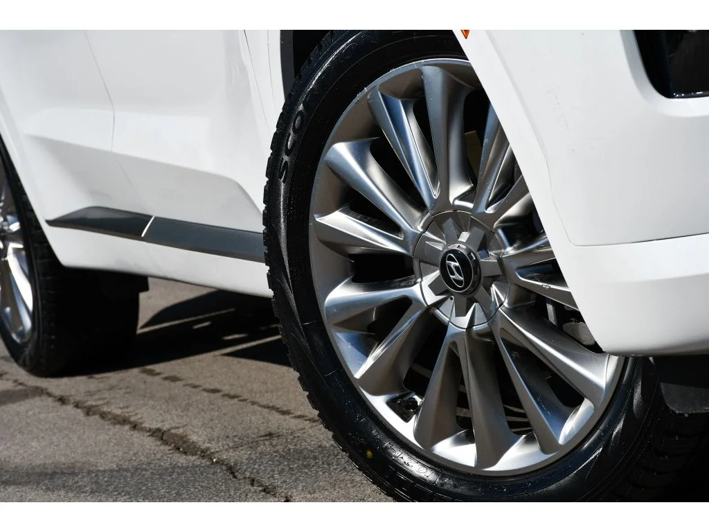 Used 2020 Hyper White Hyundai Limited image 11