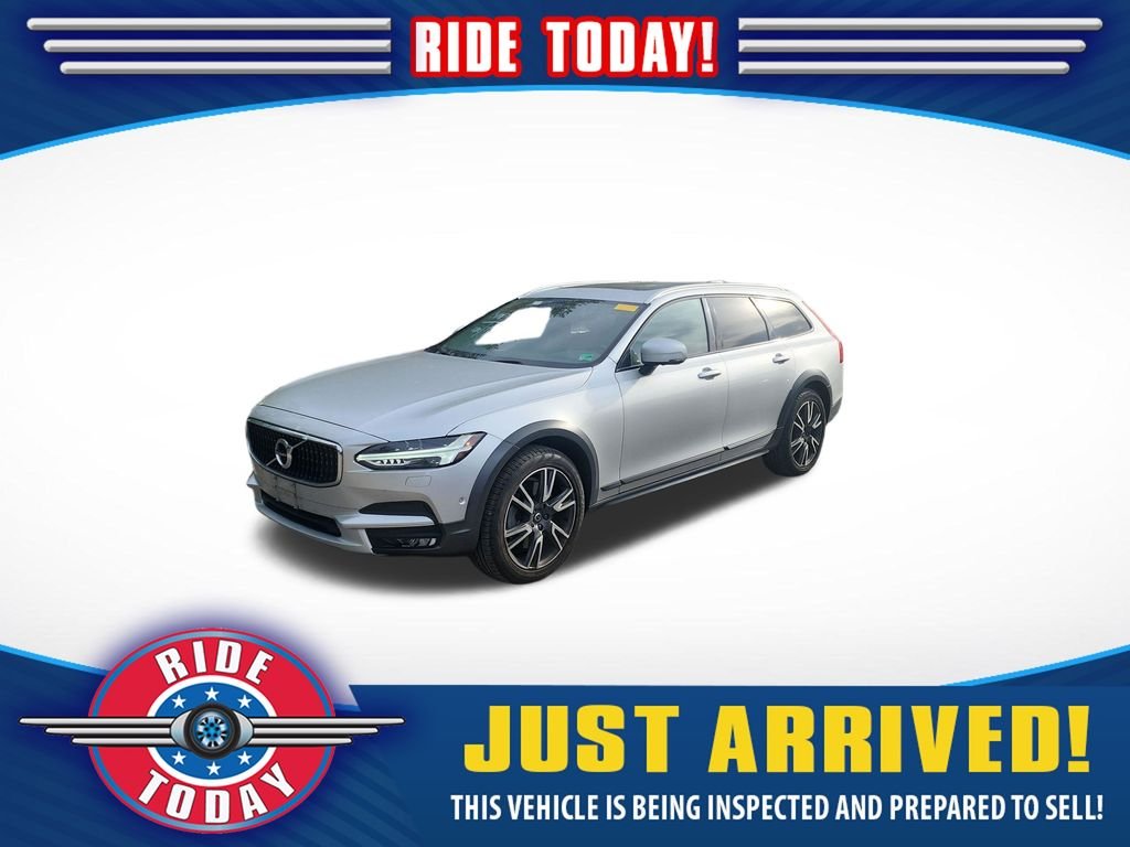 2017 Volvo V90 Cross Country Base