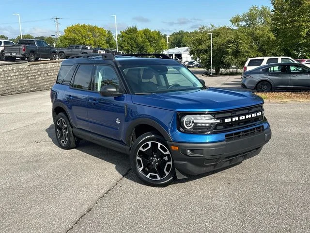 Used 2024 Blue Ford Outer Banks image 2