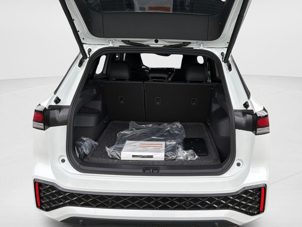 New 2026 Opal White Pearl Volkswagen 2.0T SE R-Line Black image 33