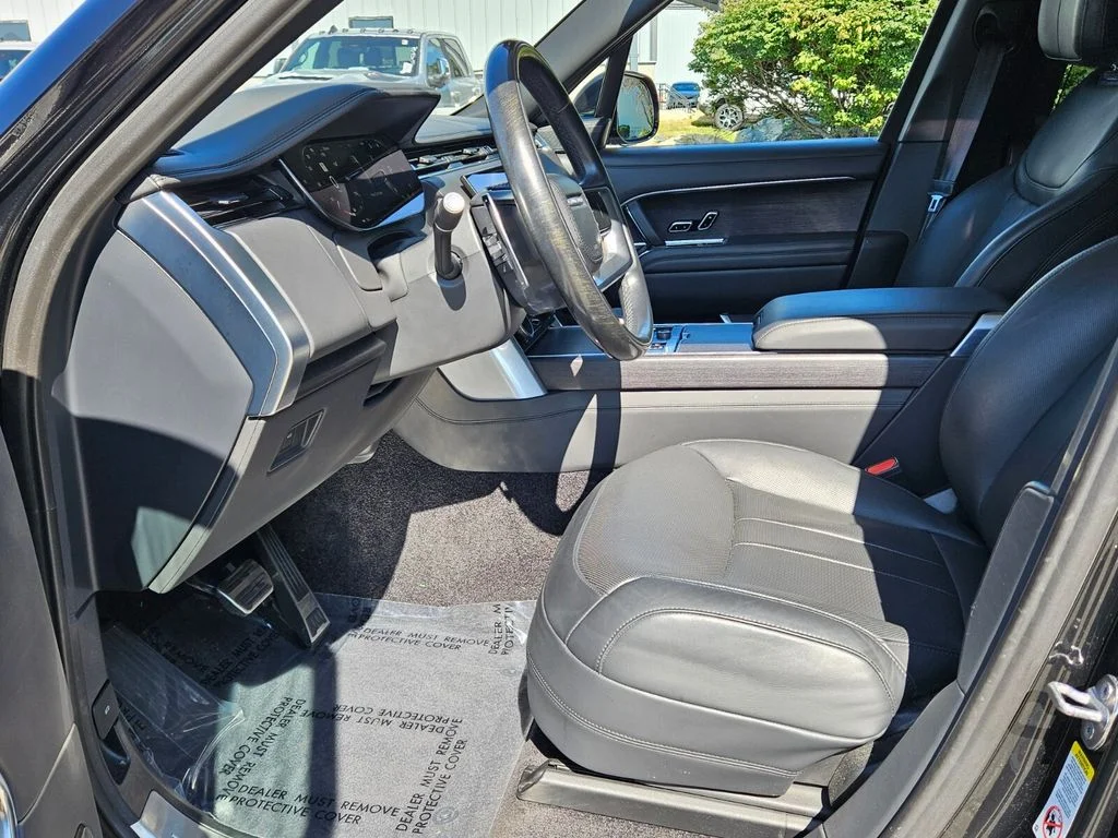 Used 2023 Black Land Rover First Edition image 19