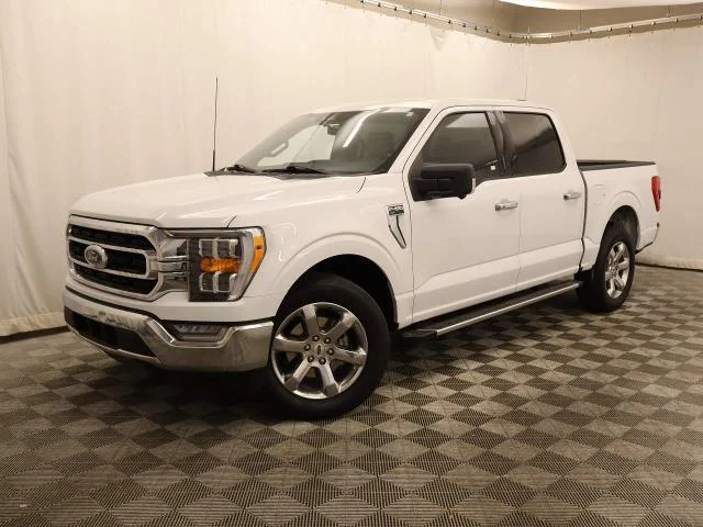 Used 2022 Oxford White Ford XLT Crew Cab image 26