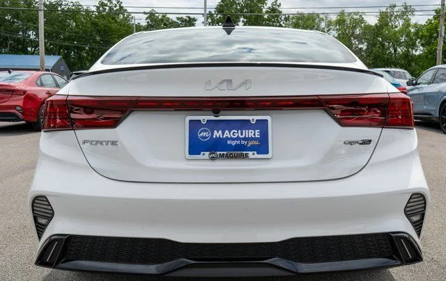 Used 2023 White Kia GT-Line image 7