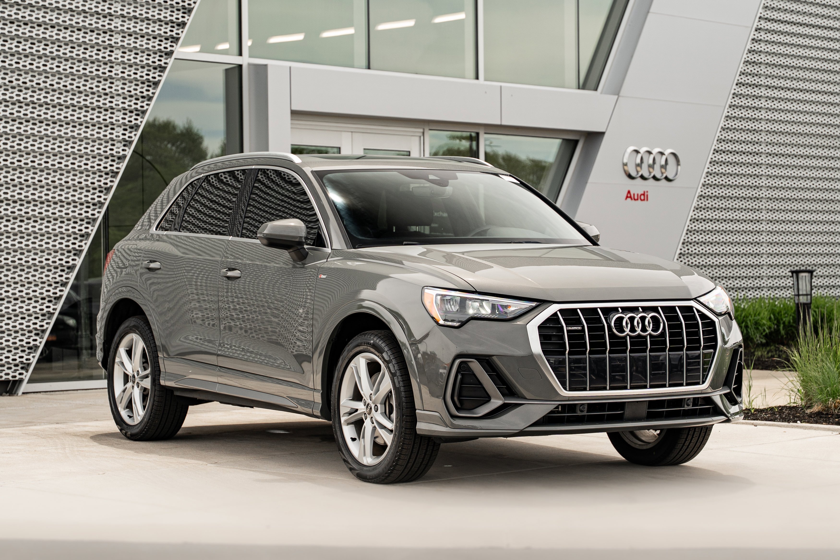 2021 Audi Q3 45 TFSI S Line Premium quattro's photo