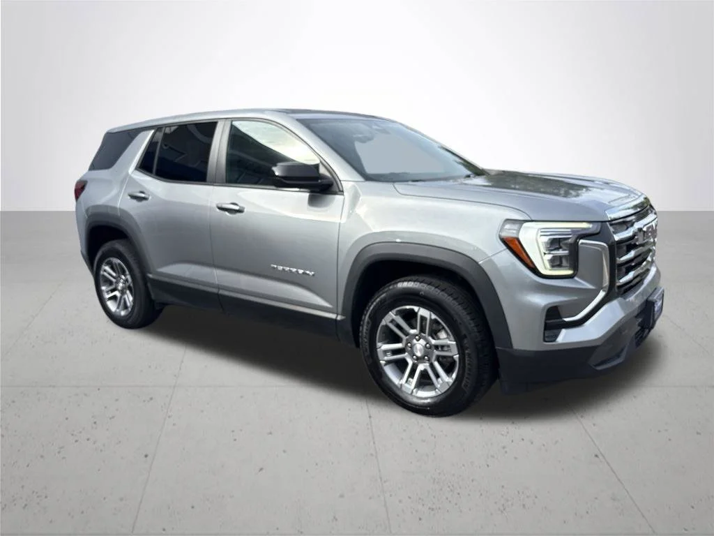Used 2025 Silver GMC Elevation image 4