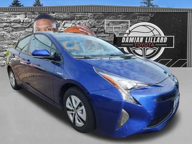 2016 Toyota Prius Four's photo