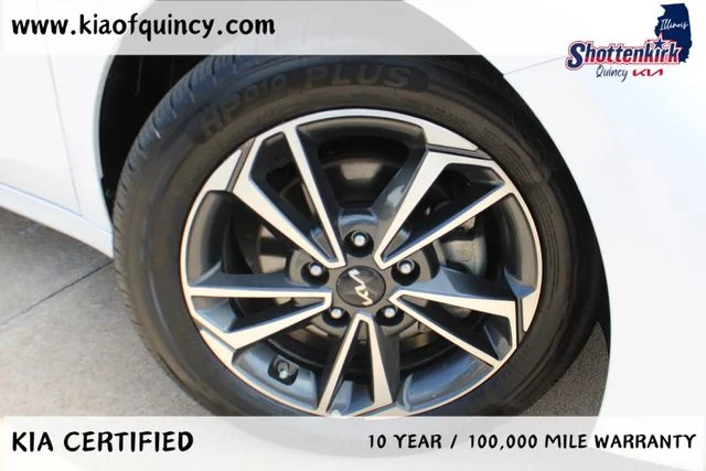 Used 2024 White Kia LXS image 6