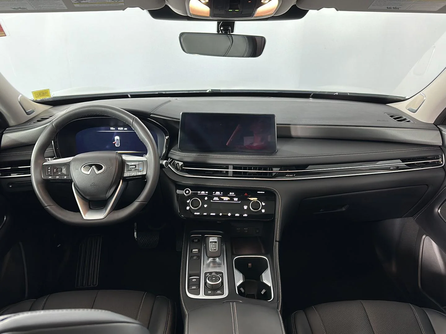 Used 2026 Radiant White INFINITI LUXE image 26