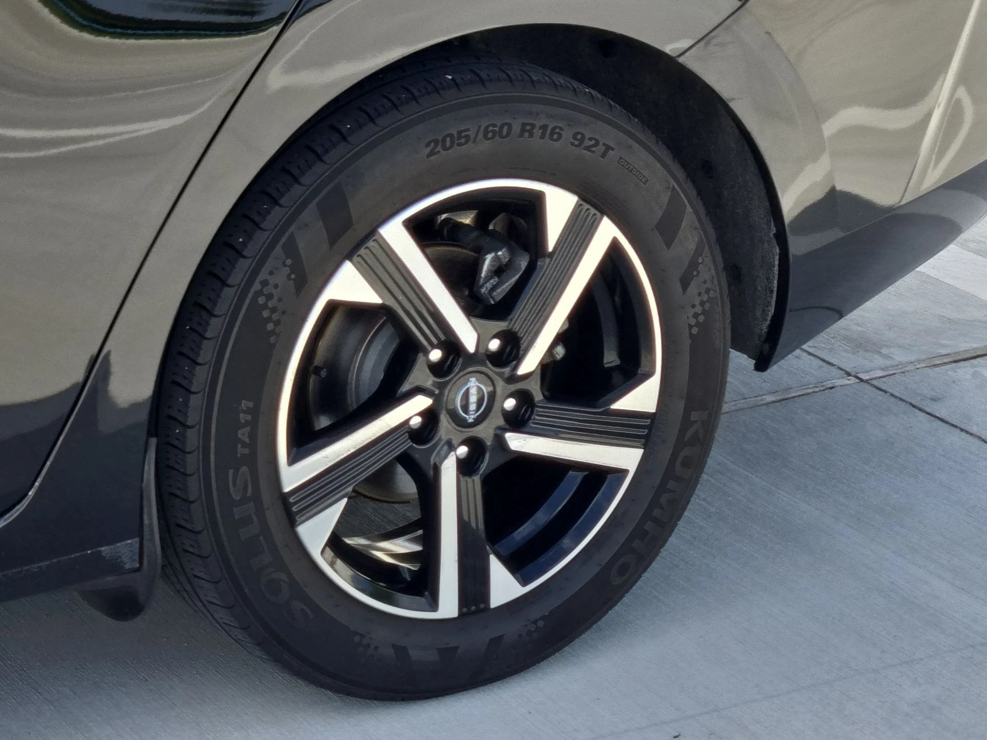 Used 2024 Super Black Nissan SV image 10