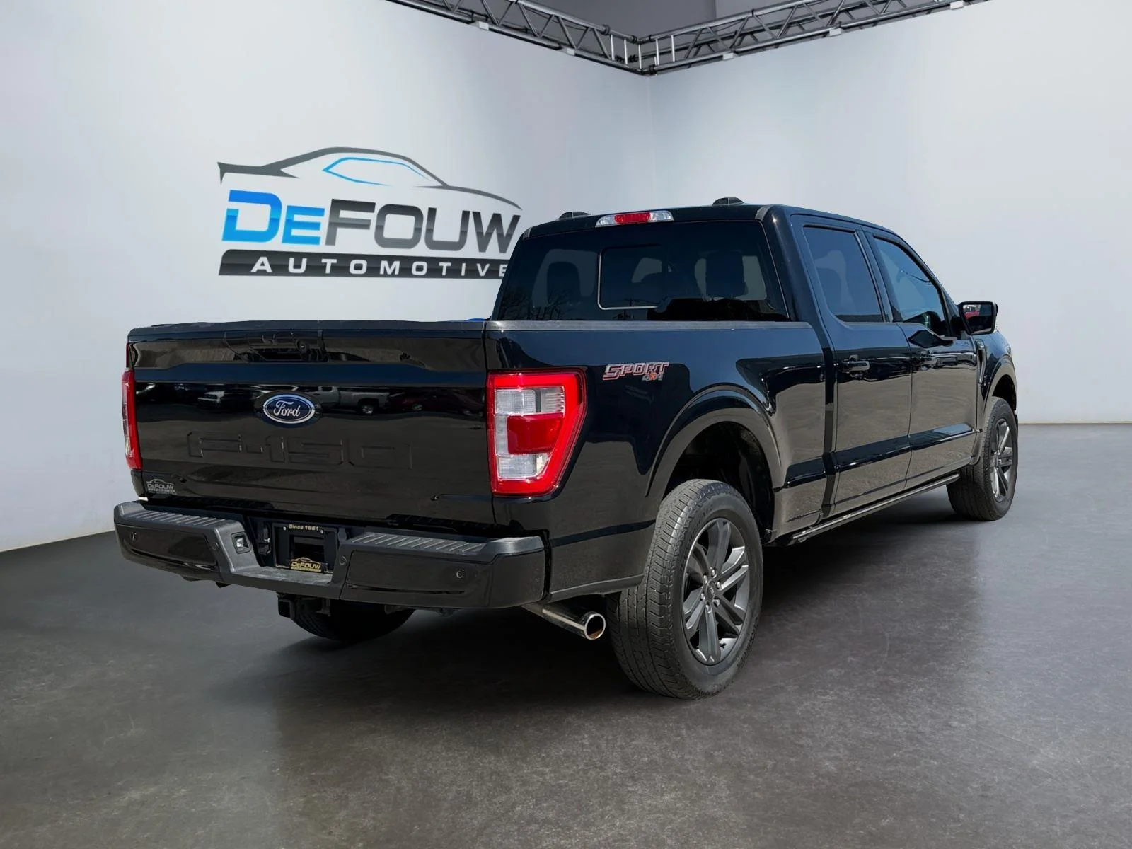 Used 2023 Agate Black Ford LARIAT image 3