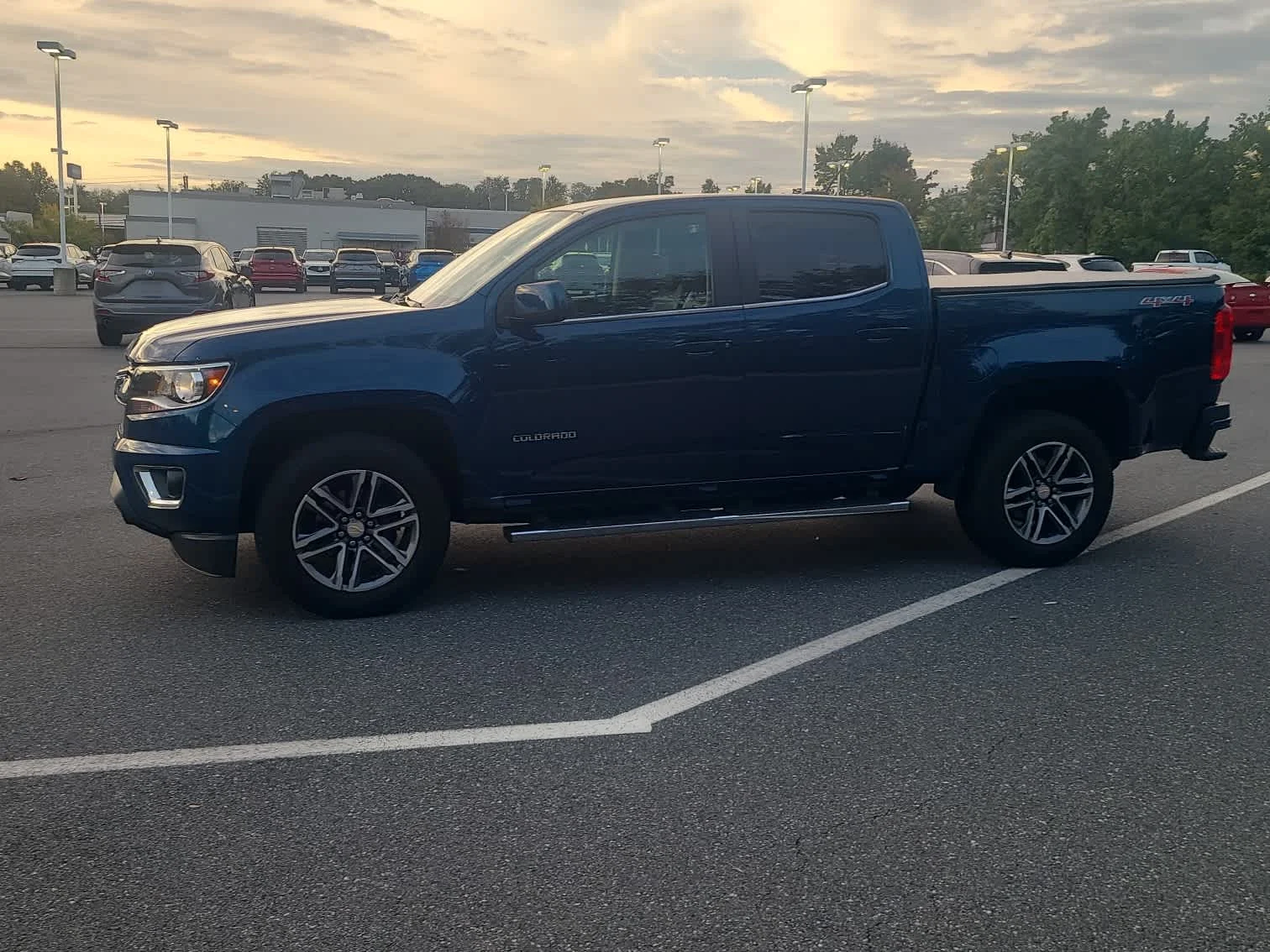 Used 2020 Pacific Blue Metallic Chevrolet 4WD LT image 4