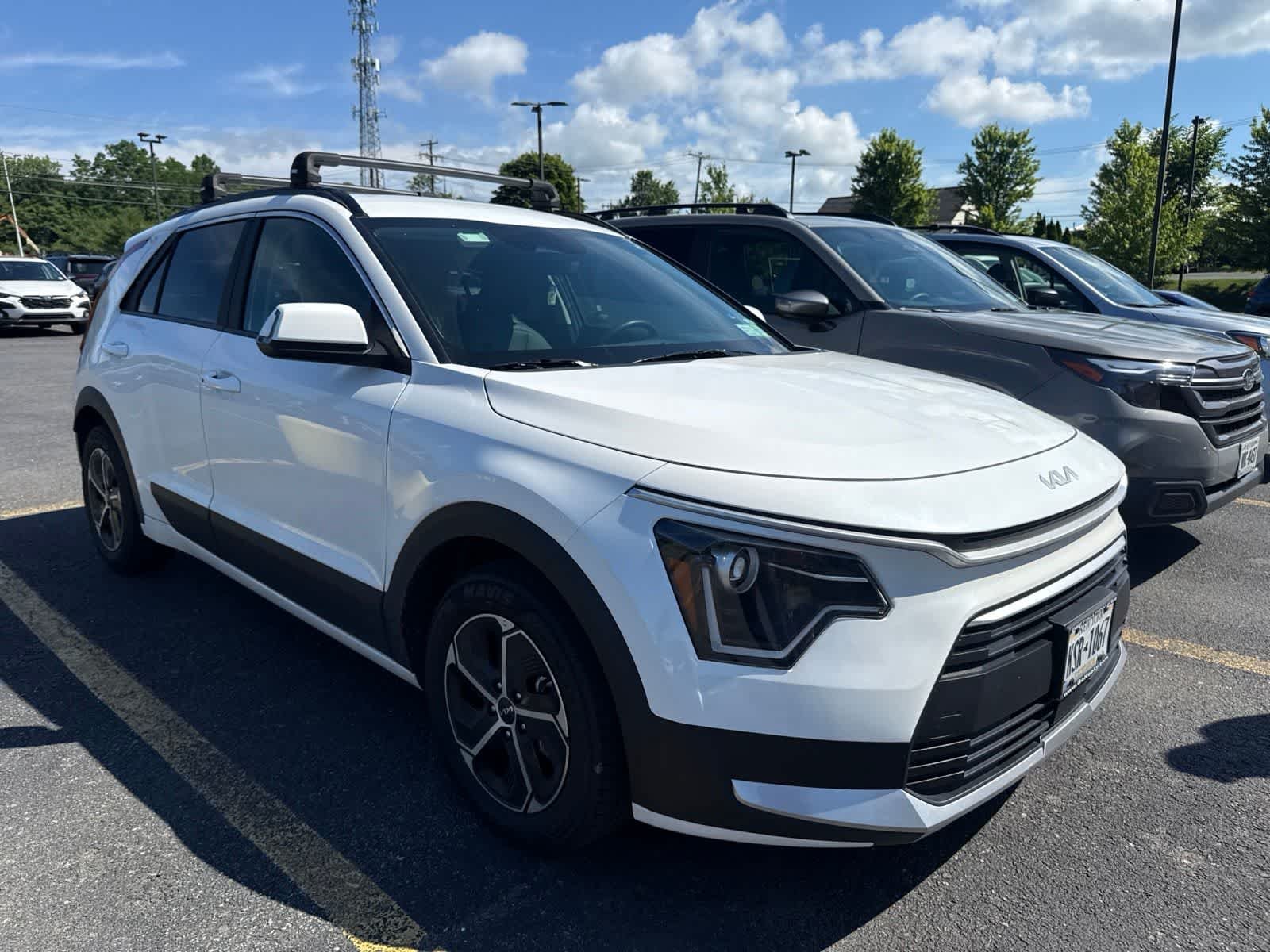 2024 Kia Niro EX HEV's photo