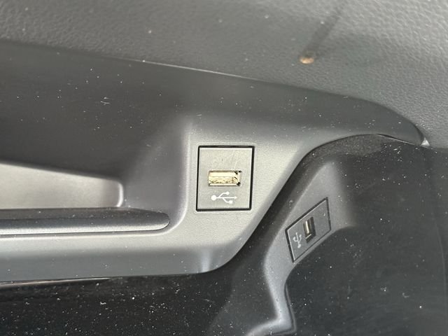 Used 2020 Silver Toyota XLE image 19