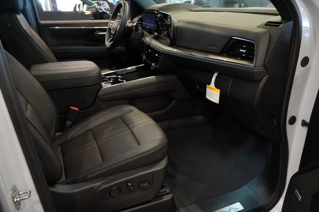 New 2026 Polar White Tricoat Chevrolet High Country image 30