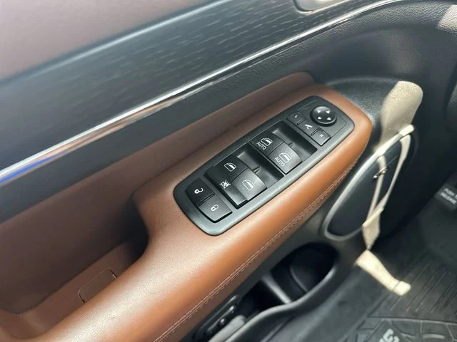 Used 2021 Brown Jeep Summit image 14