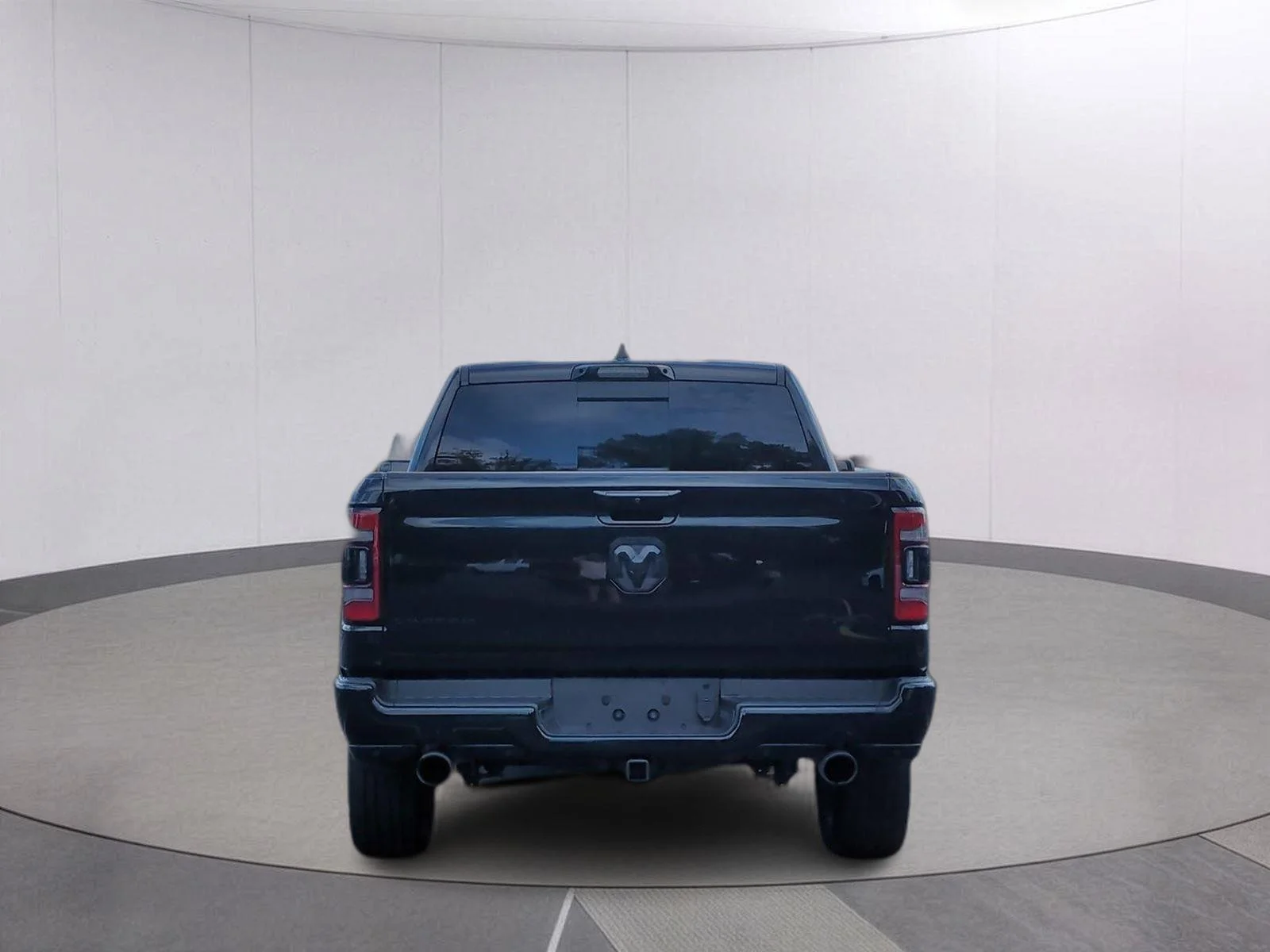 Used 2023 Diamond Black Crystal Pearlcoat Ram Limited image 4