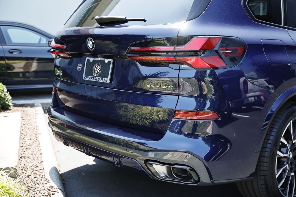 Used 2026 Tanzanite Blue II Met BMW xDrive40i image 7