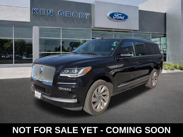 2022 Lincoln Navigator