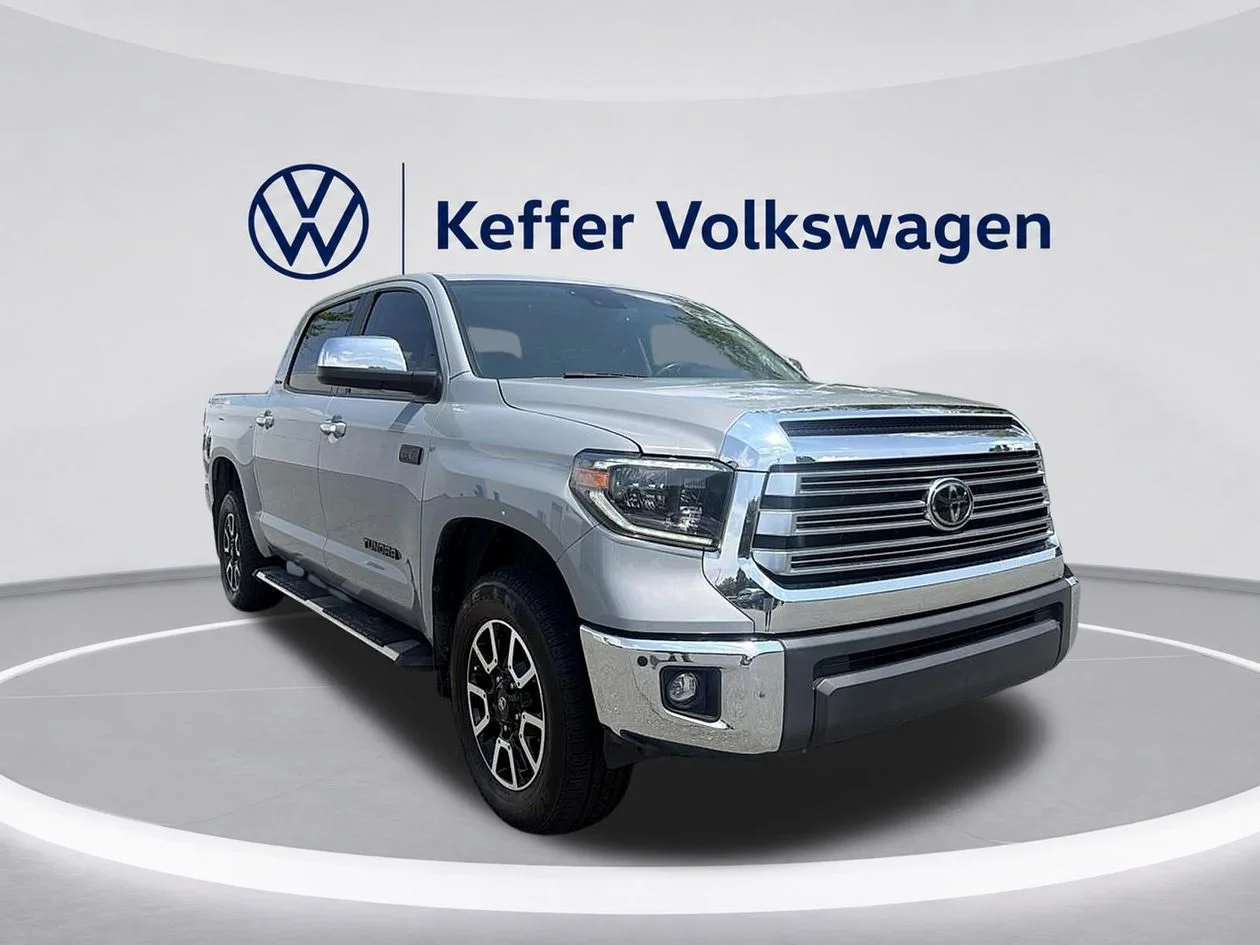 Used 2021  Toyota Limited image 7