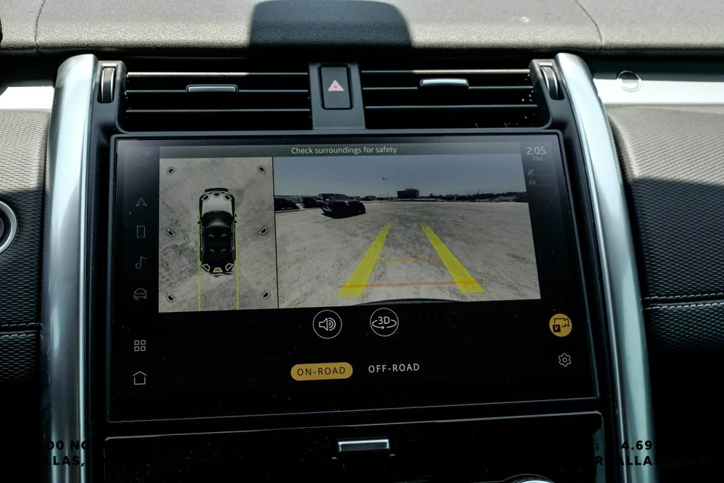 New 2026 Santorini Black Metallic Land Rover Dynamic SE image 21