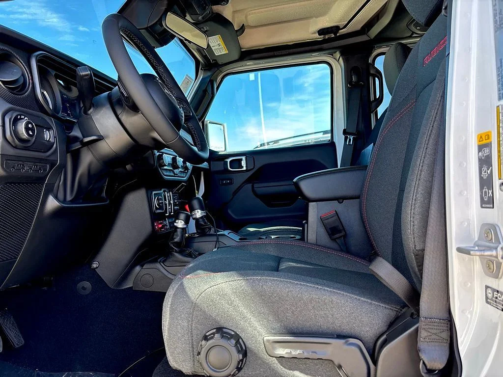 New 2026 Bright White Clear Coat Jeep Rubicon 4x4 image 9