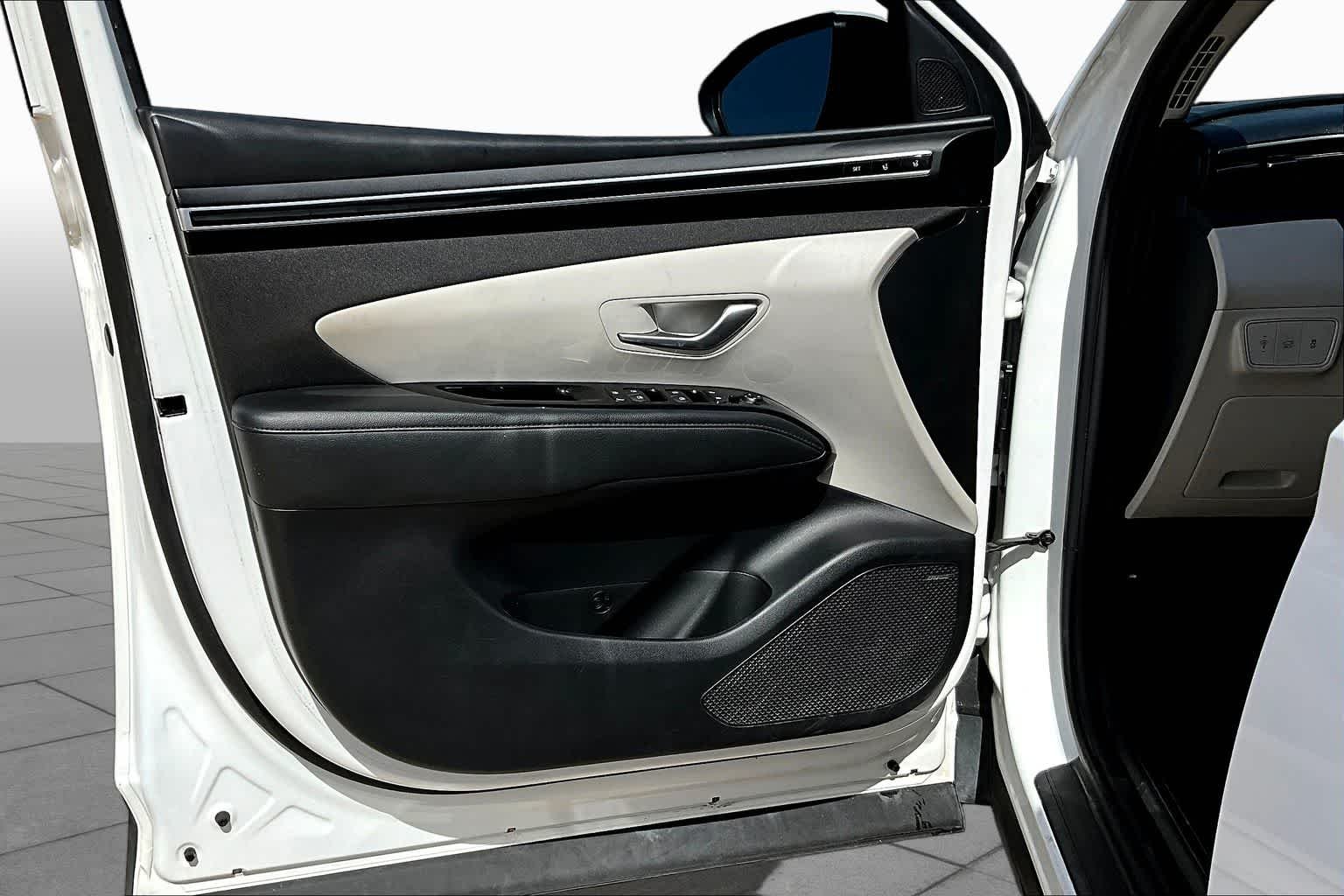 Used 2024 White Pearl Hyundai Limited image 22