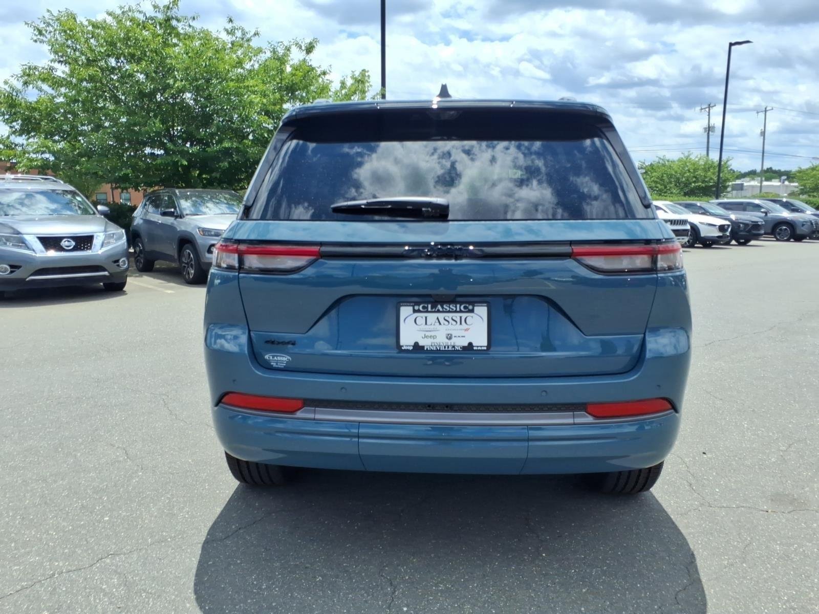 New 2026 Steel Blue Exterior Paint Jeep Limited Reserve image 17