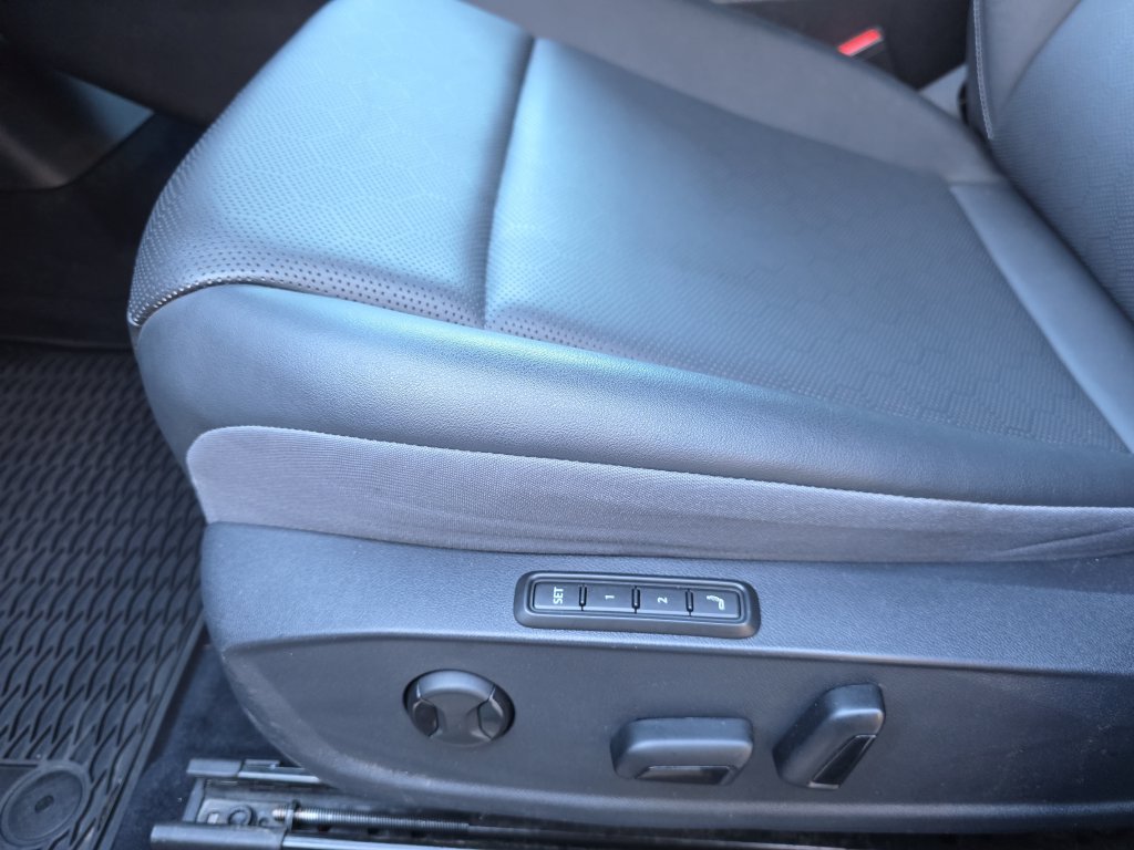 Used 2023 Red Volkswagen Pro S image 32