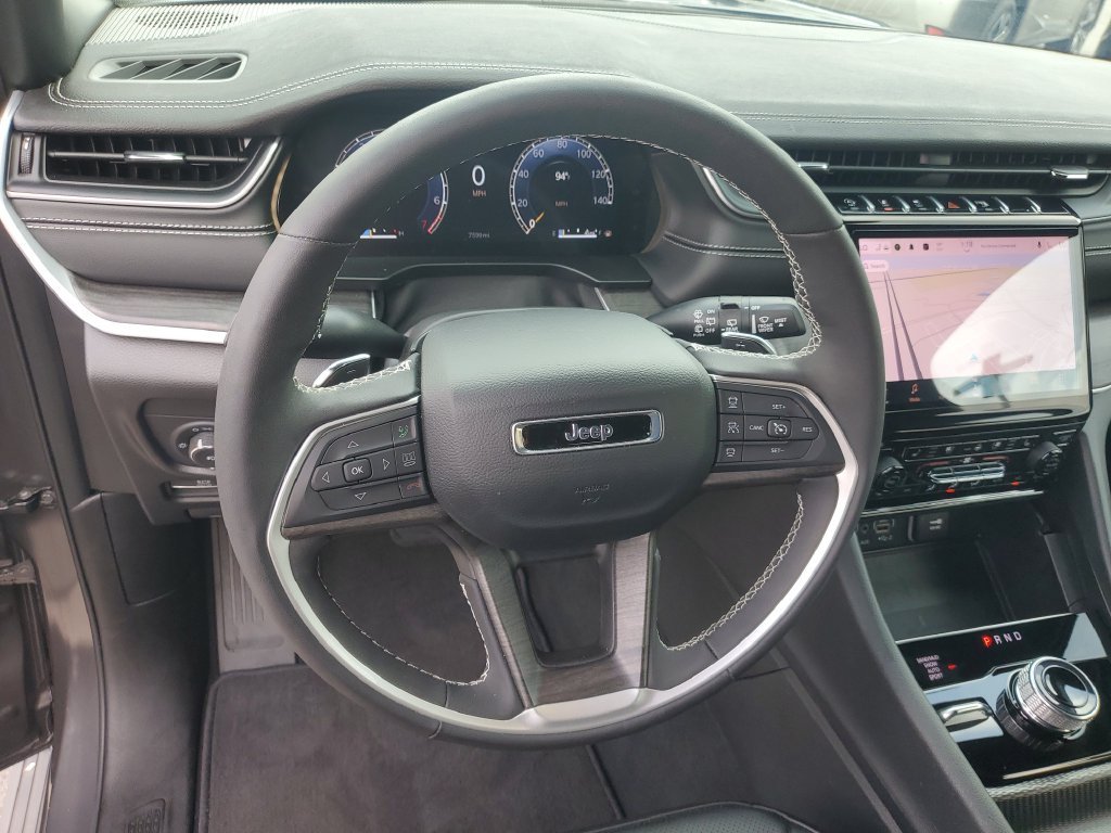 Used 2025 Gray Jeep Limited image 13
