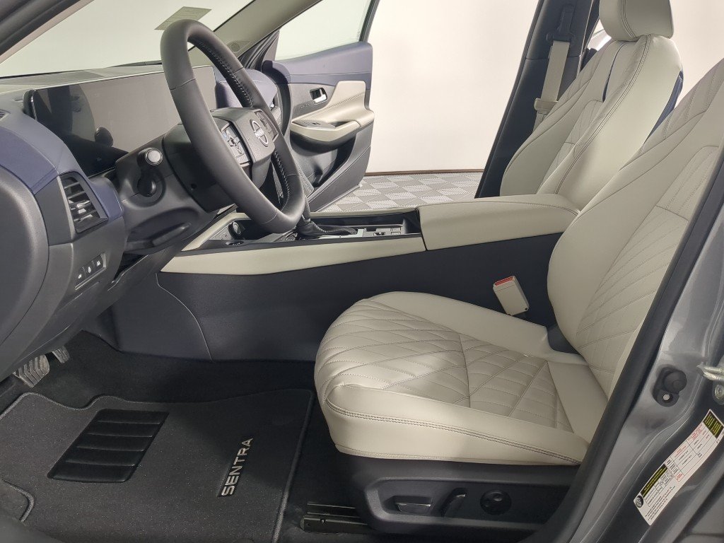 2026 Nissan Sentra SL - Photo 9
