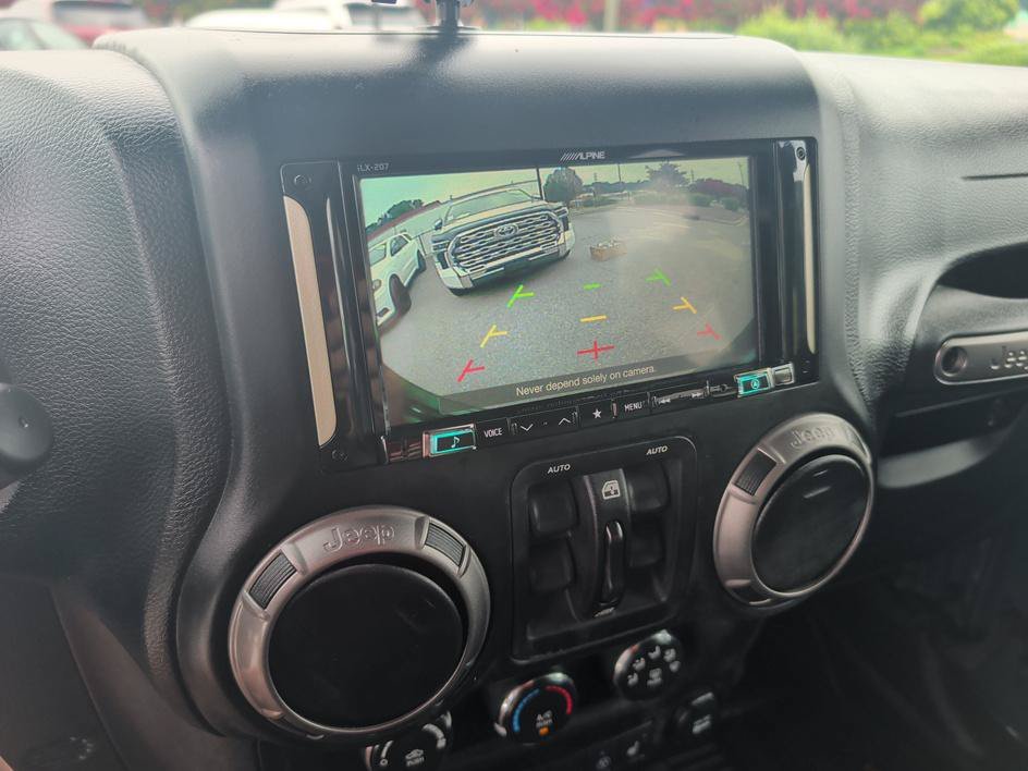 Used 2018 Rhino Clearcoat Jeep Altitude image 23