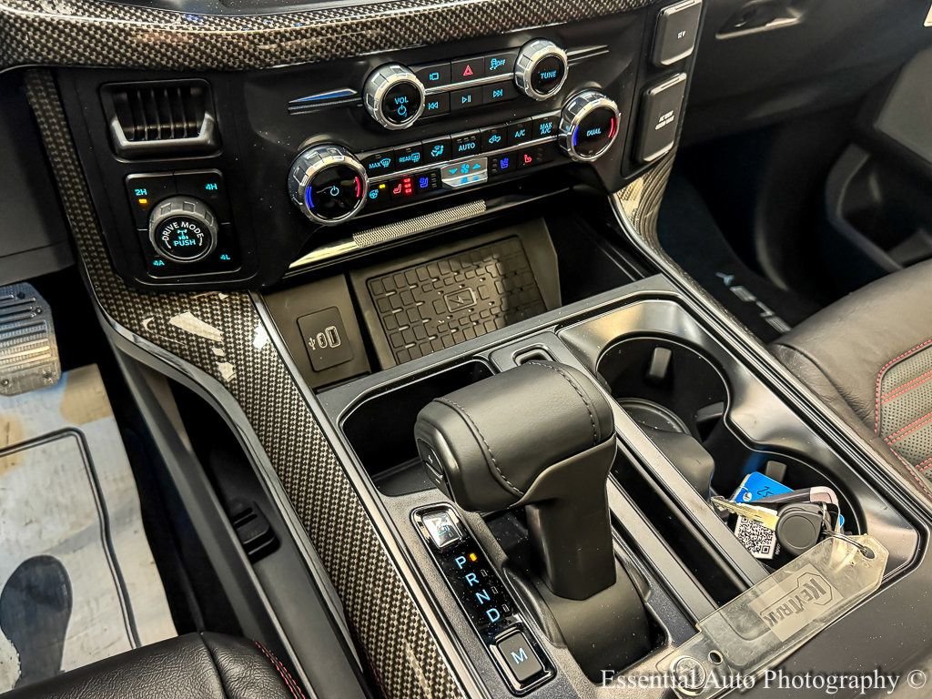 New 2025 Oxford White Ford Lariat® image 21