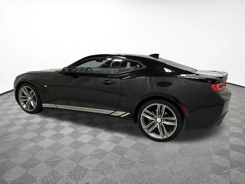 Used 2016 Black Metallic Chevrolet 2LT image 12